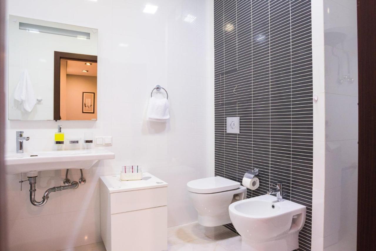 Navit Apartments With Breakfast, Near The Railway Station, The City Center And The Park Киев Экстерьер фото